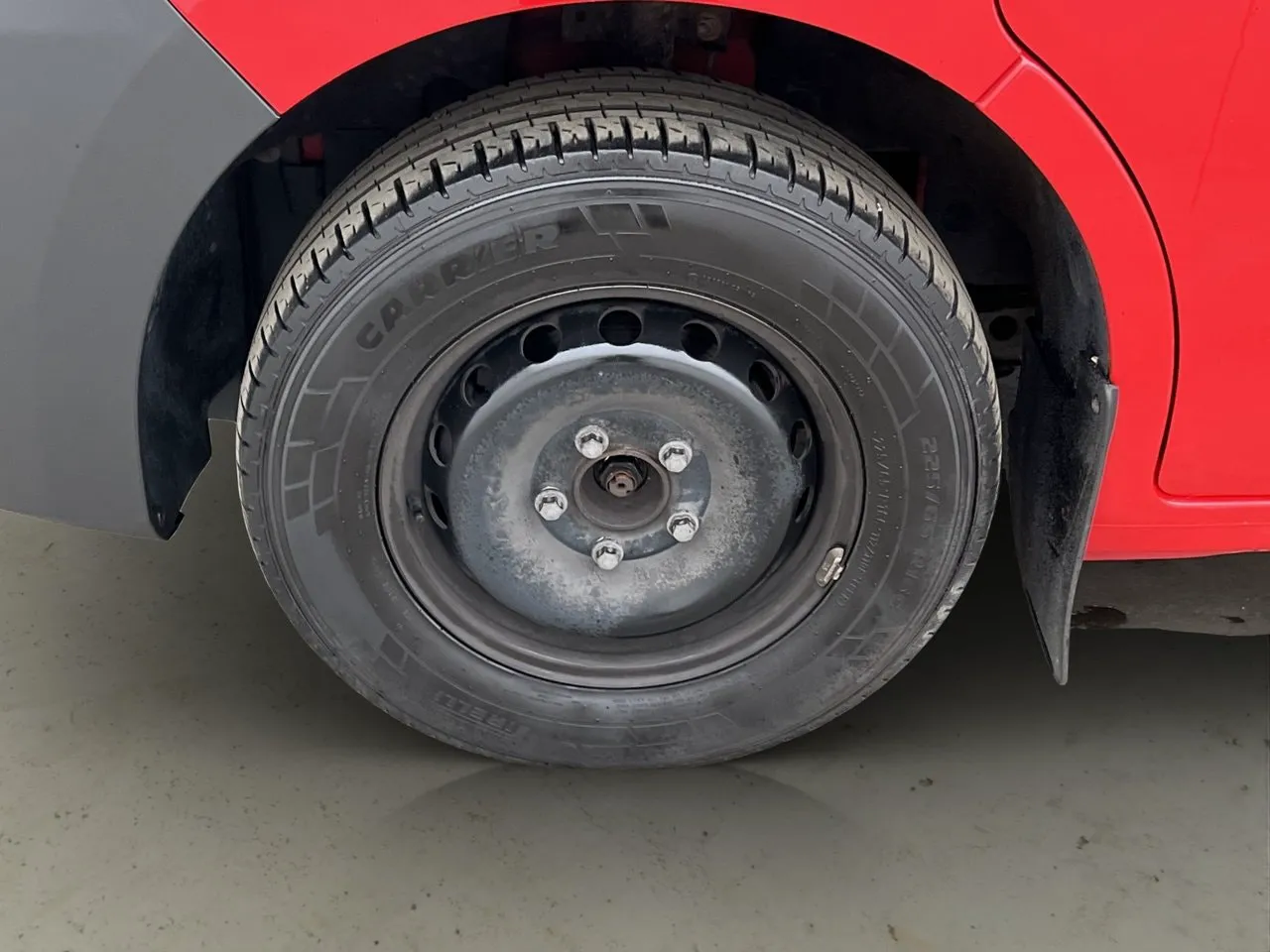 Vehicle image 28