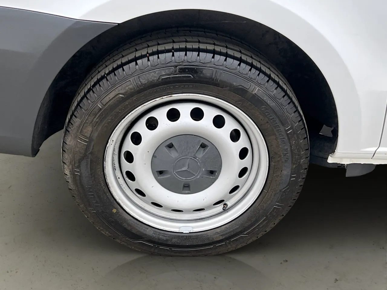 Vehicle image 25