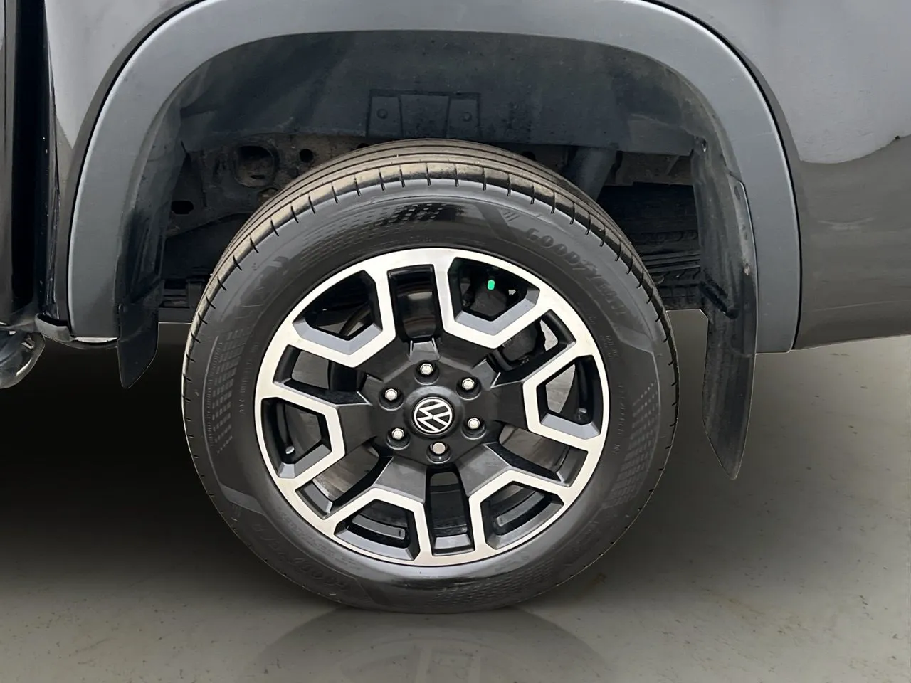 Vehicle image 33