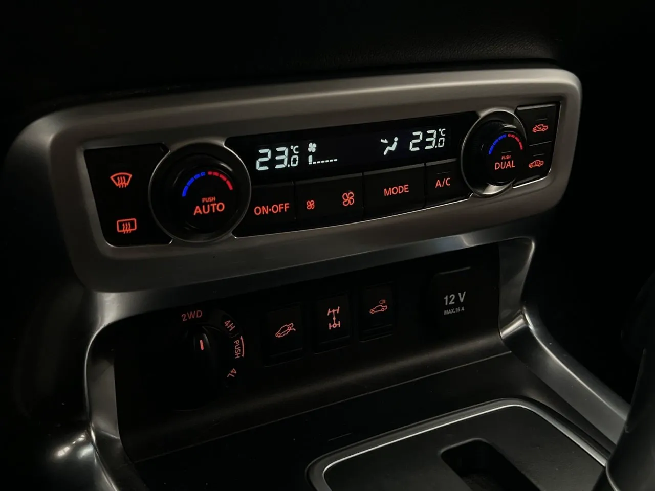 Vehicle image 25