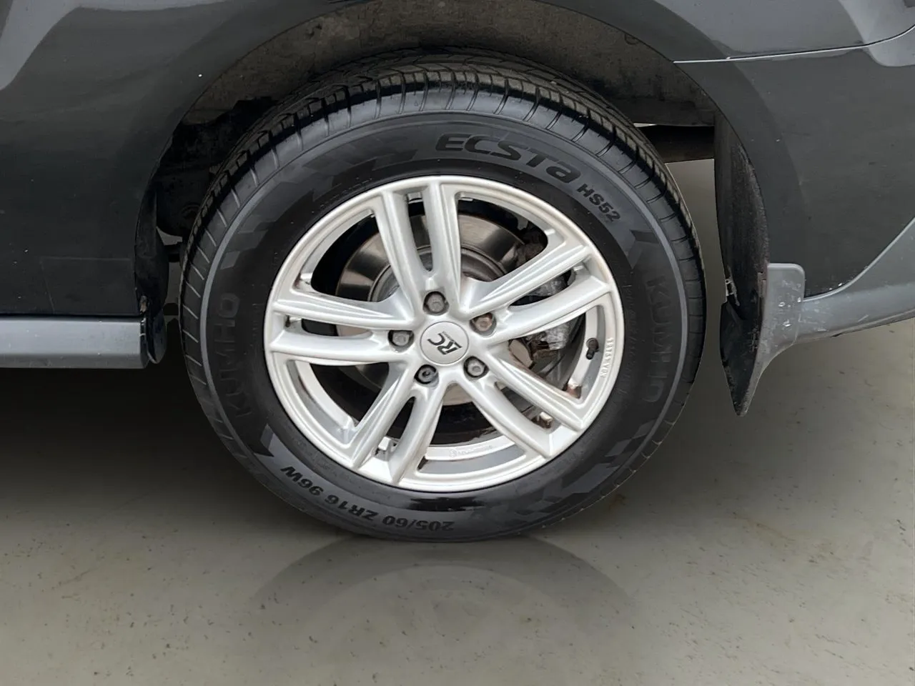Vehicle image 30