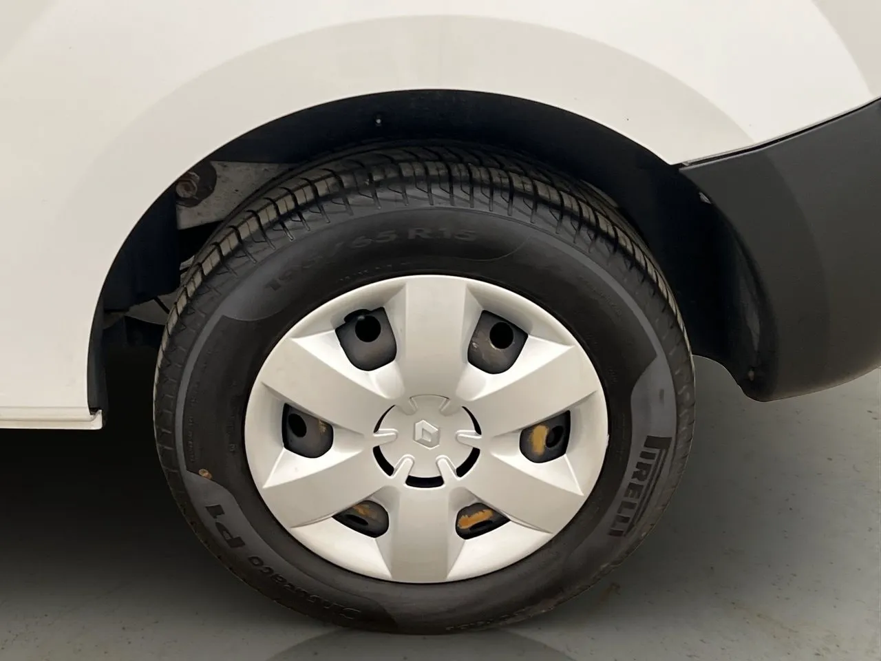 Vehicle image 22