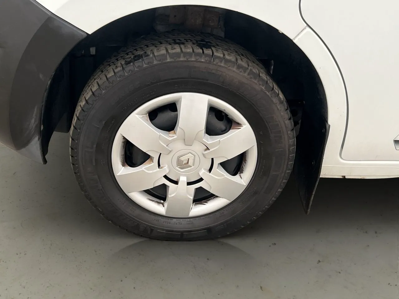 Vehicle image 26