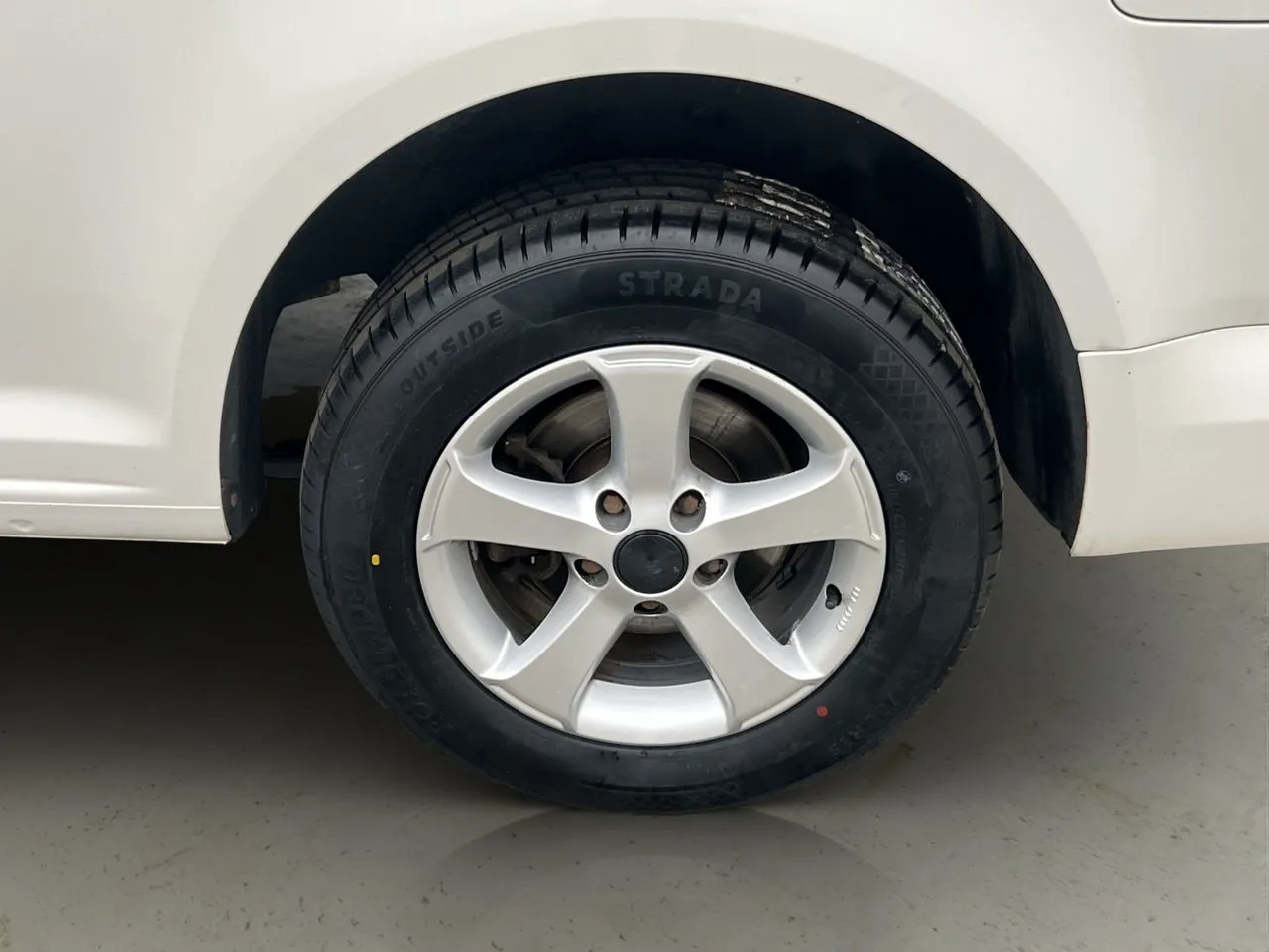 Vehicle image 25