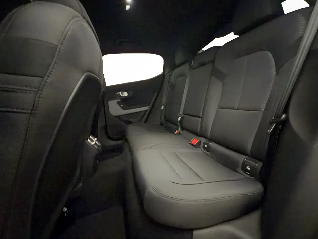 Vehicle image 27