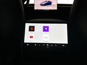 Tesla Model Y bild 28