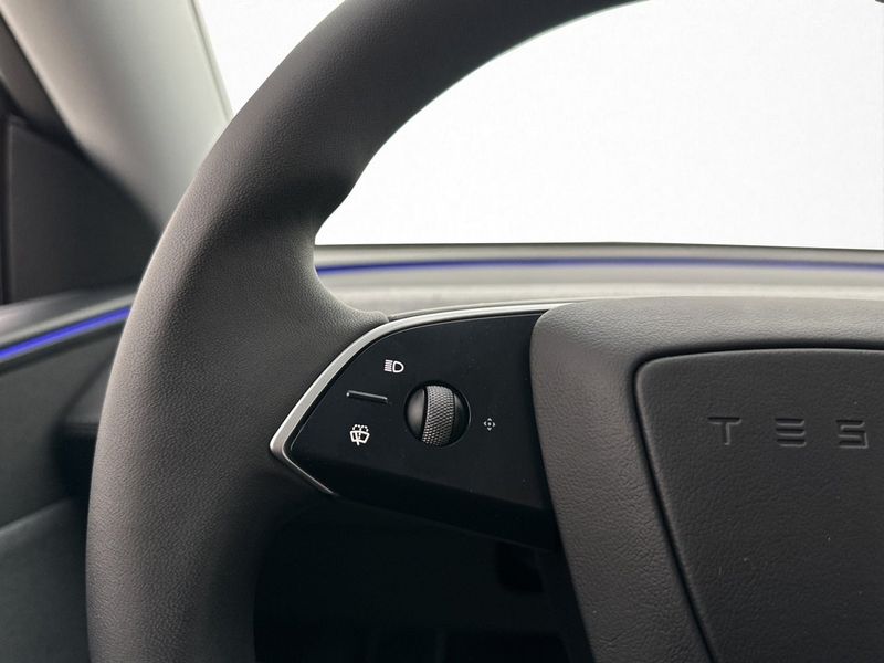Tesla Model Y bild 16