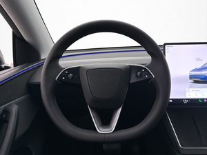 Tesla Model Y bild 15