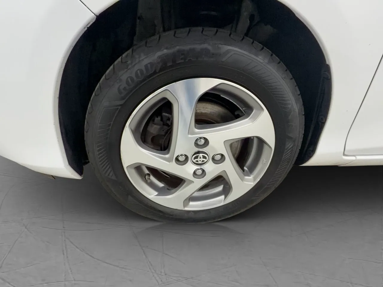 Vehicle image 28