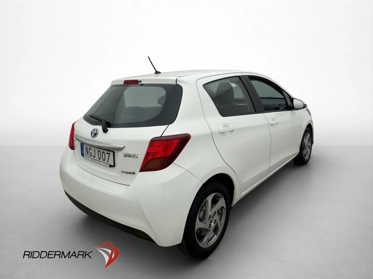 Vehicle image 7