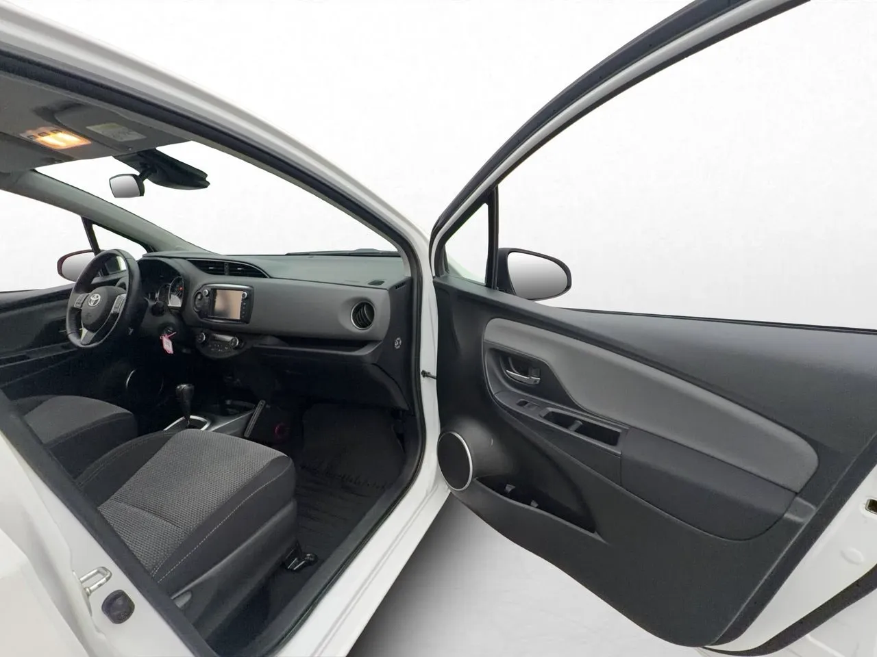 Vehicle image 25