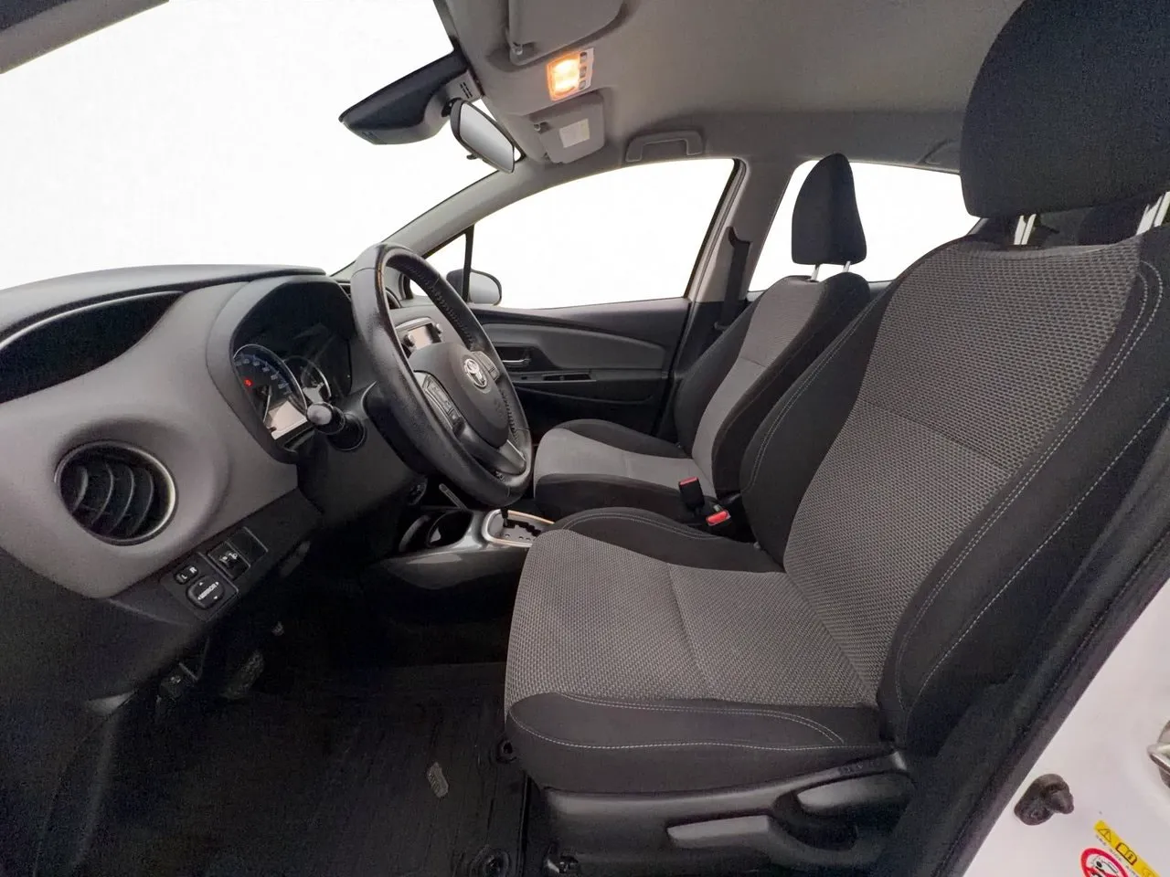 Vehicle image 23