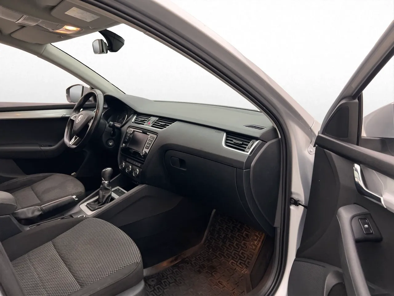 Vehicle image 21