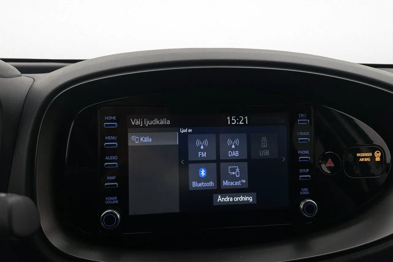 Vehicle image 14