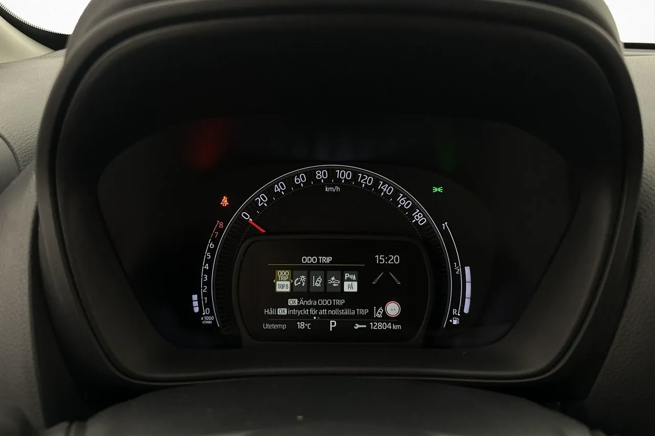 Vehicle image 11