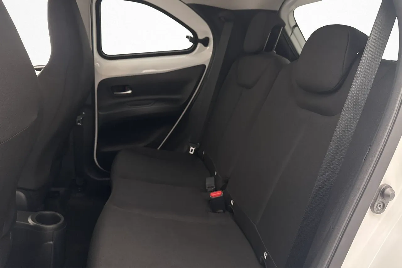 Vehicle image 20