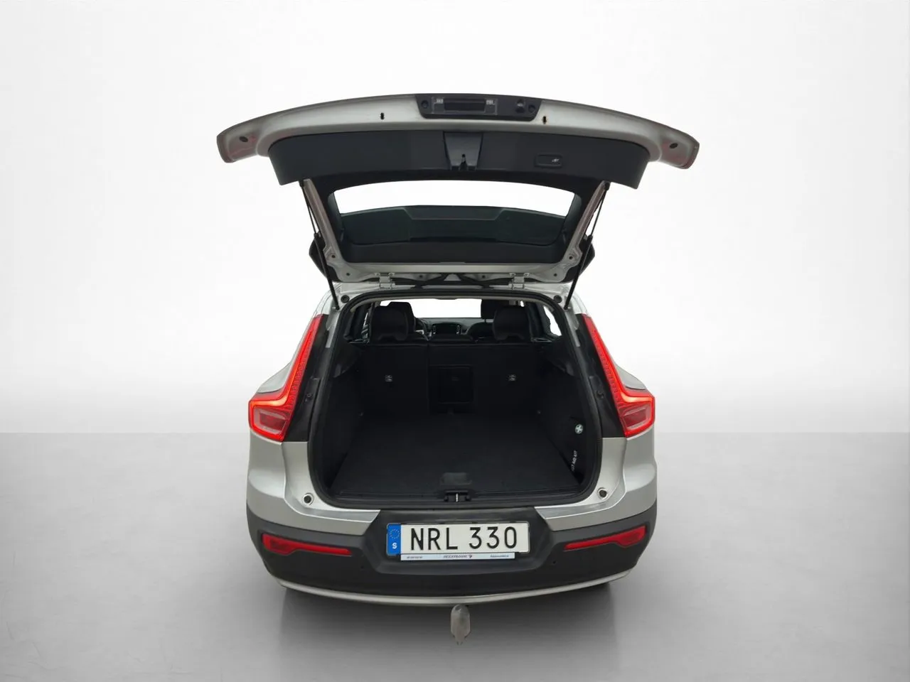 Vehicle image 32