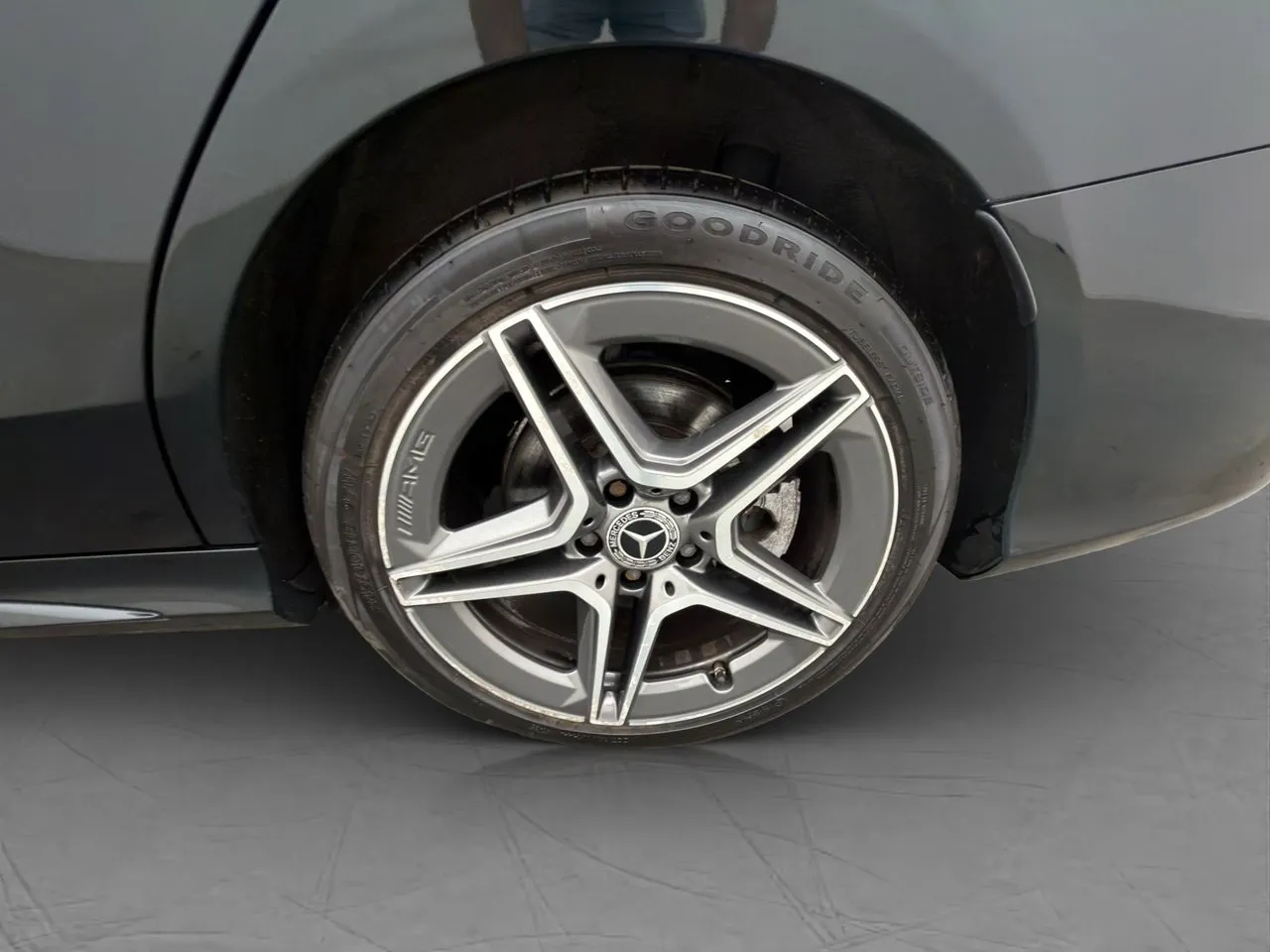 Vehicle image 35