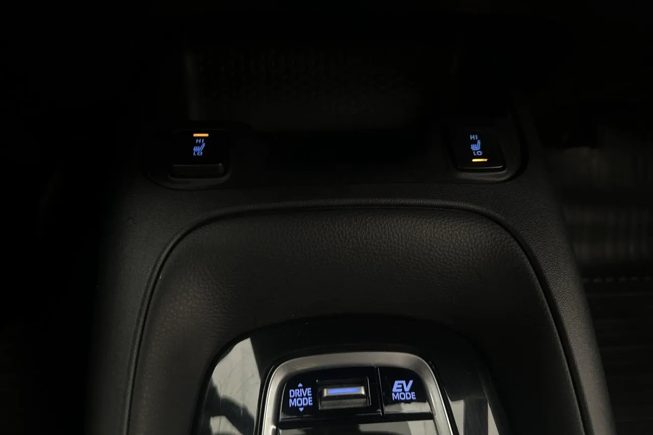 Vehicle image 18