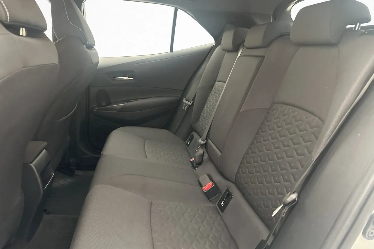 Vehicle image 21