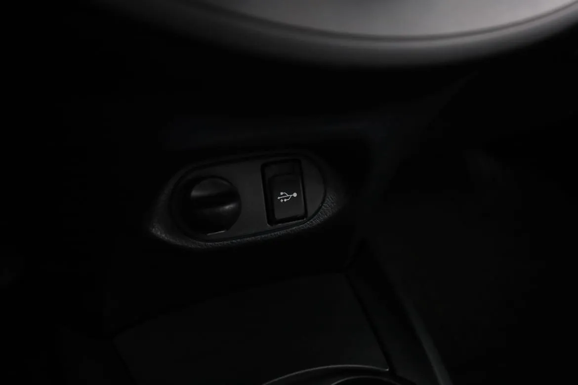 Vehicle image 25
