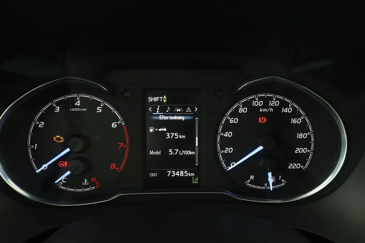 Vehicle image 19
