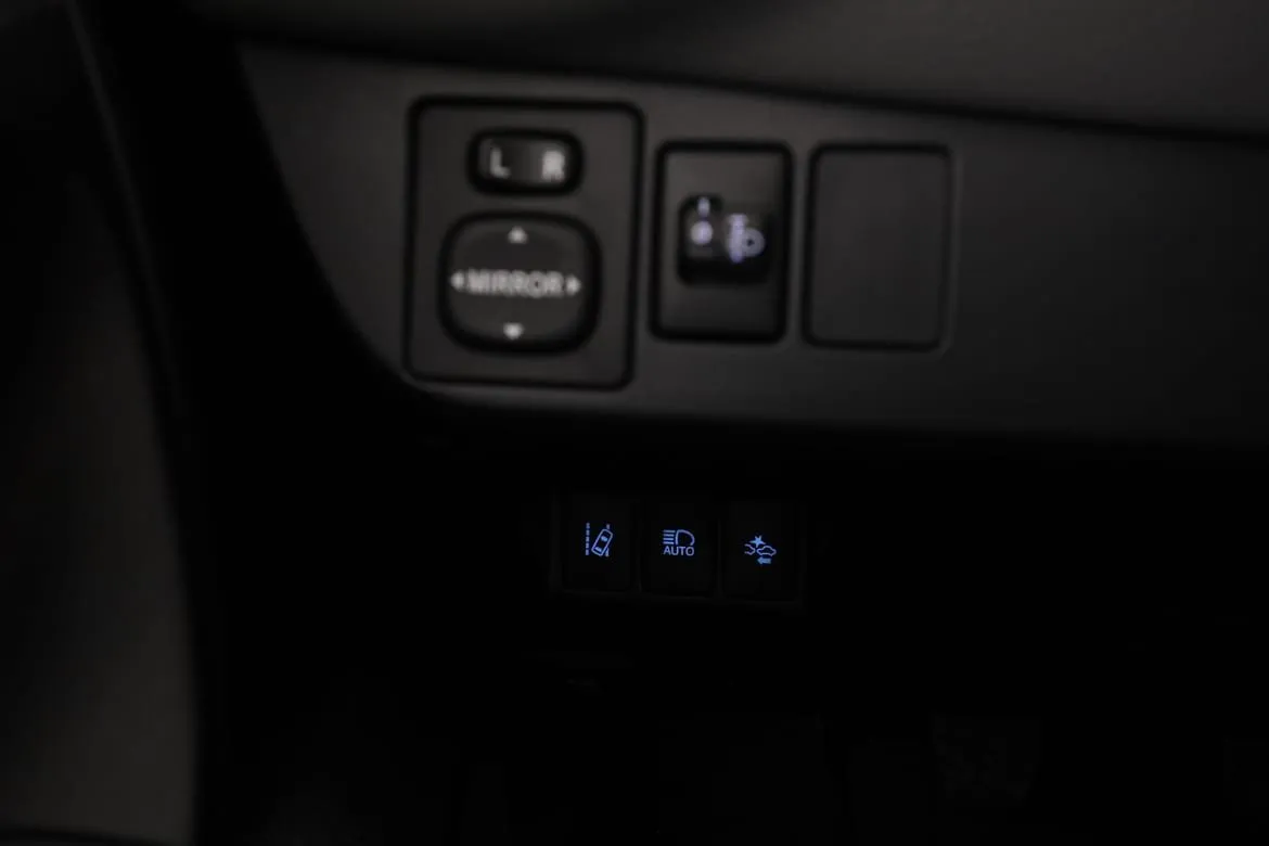 Vehicle image 34