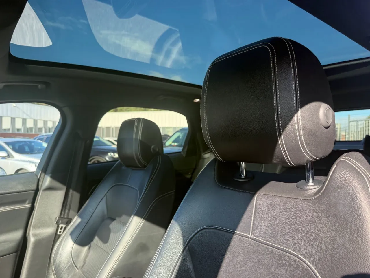 Vehicle image 14