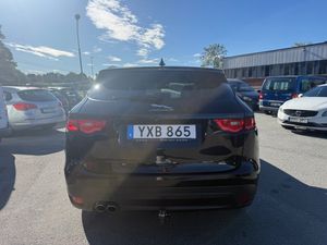 Jaguar F-Pace bild 7