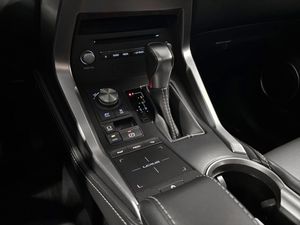 Lexus NX bild 17