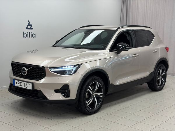Volvo XC40 B4 FWD Bensin Plus Dark | Harman Kardon - 2024