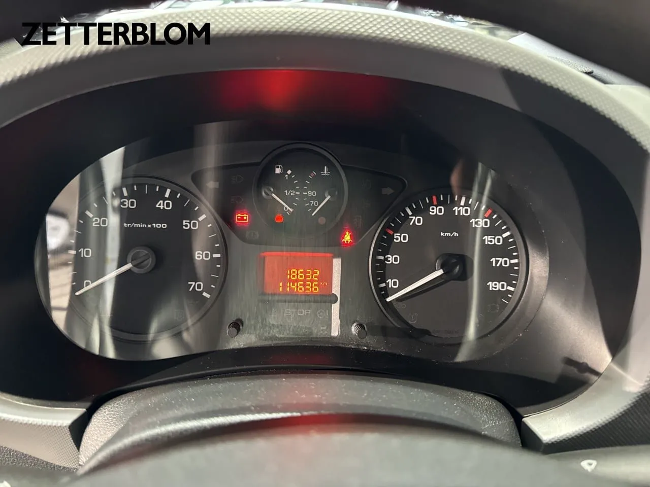 Vehicle image 10