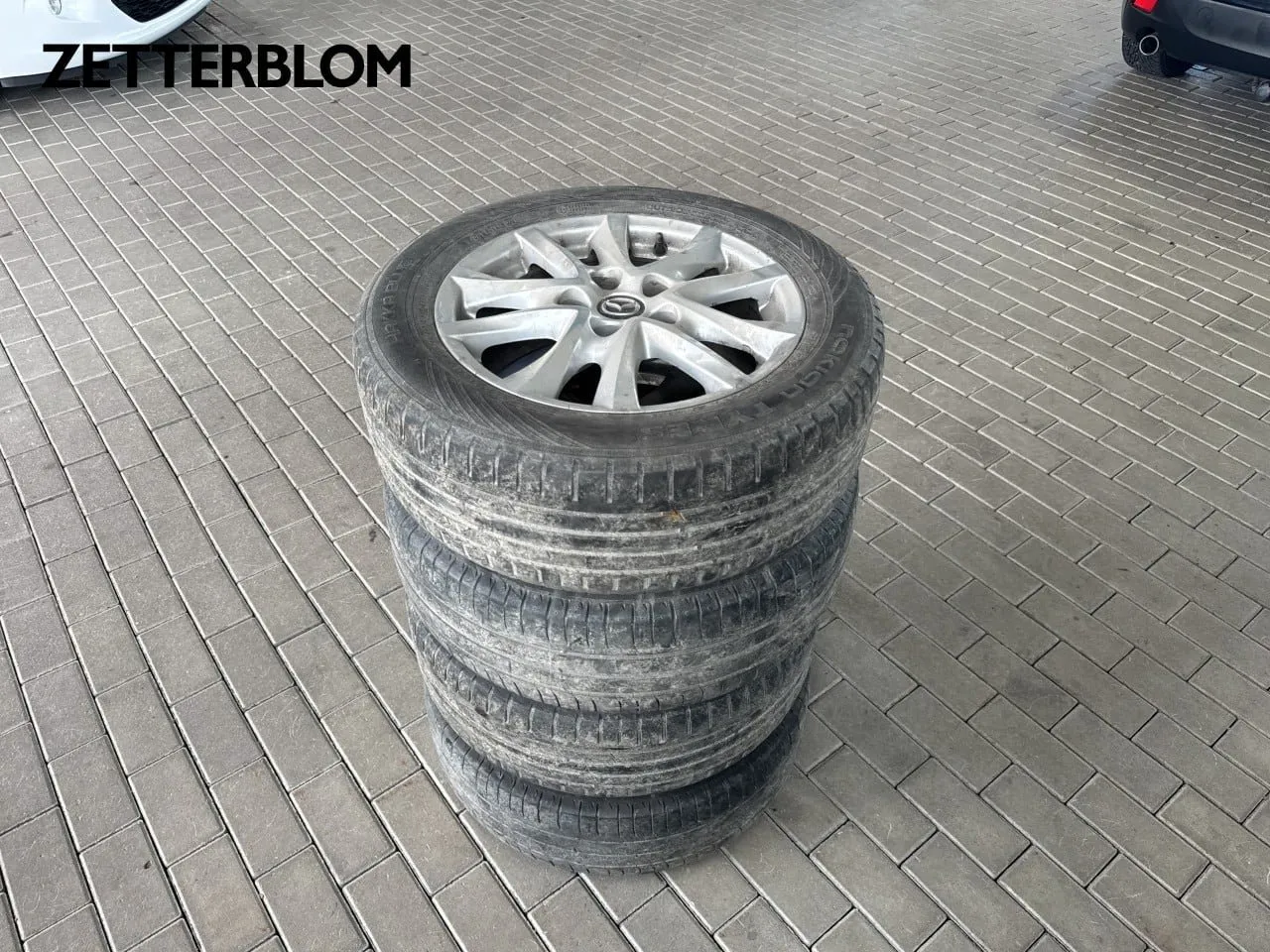 Vehicle image 14