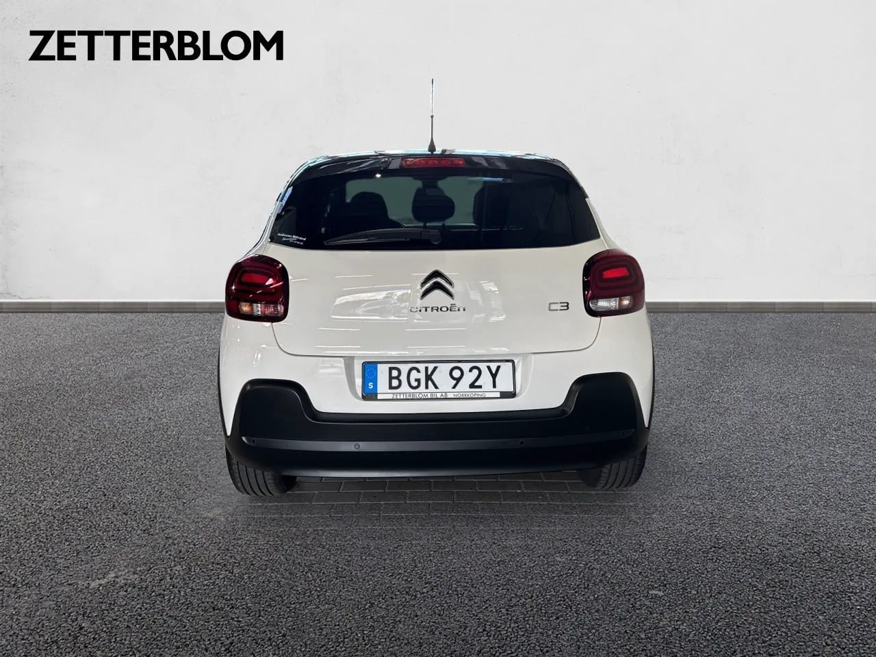 Vehicle image 3