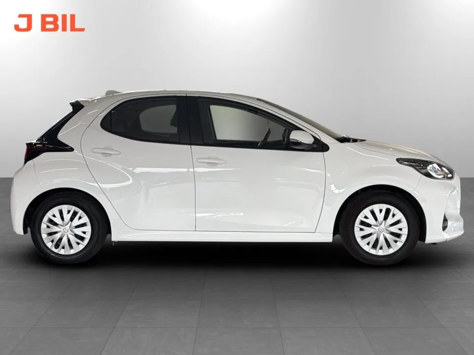 Vehicle image 14