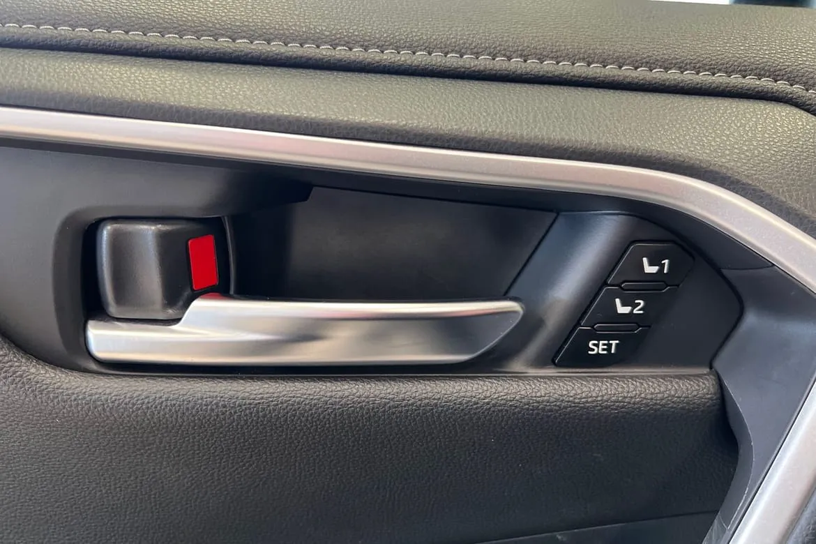 Vehicle image 20