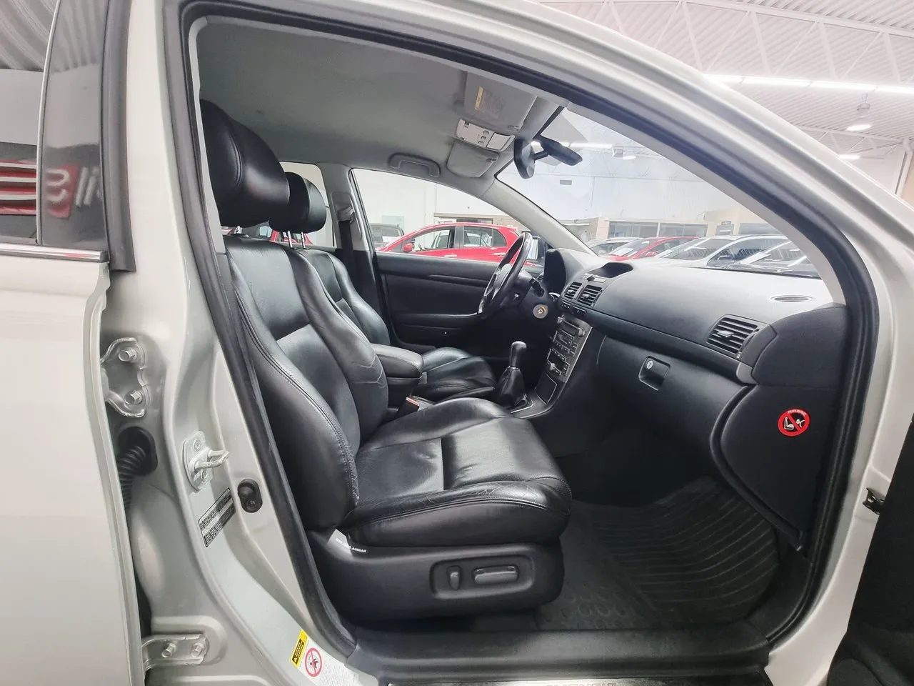 Vehicle image 16