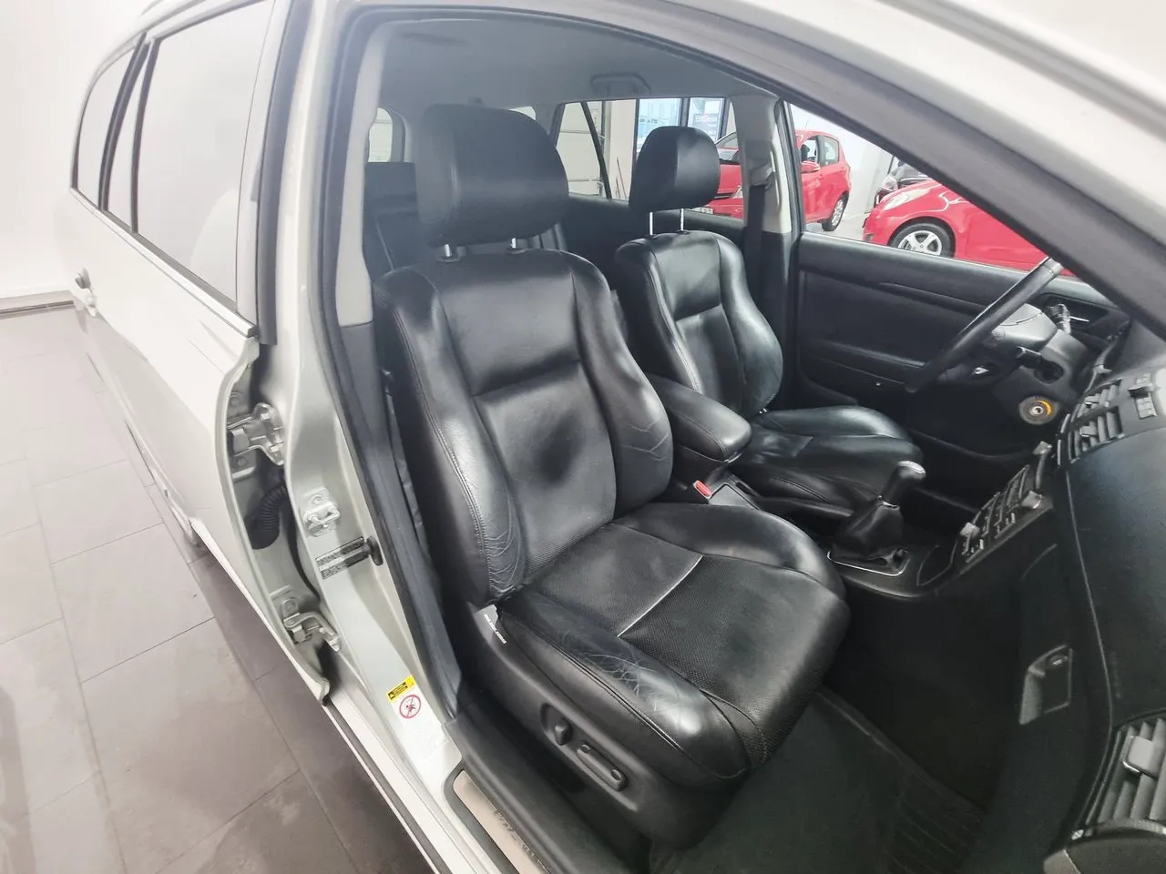 Vehicle image 18