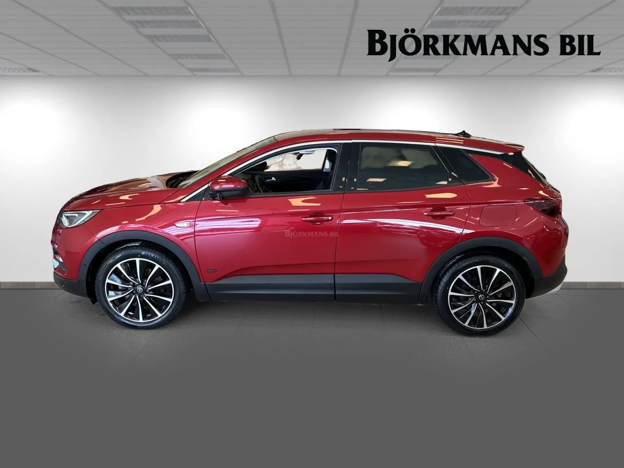 Vehicle image 3