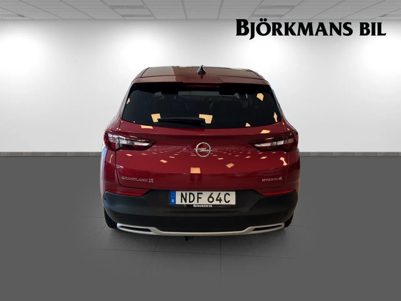 Vehicle image 4