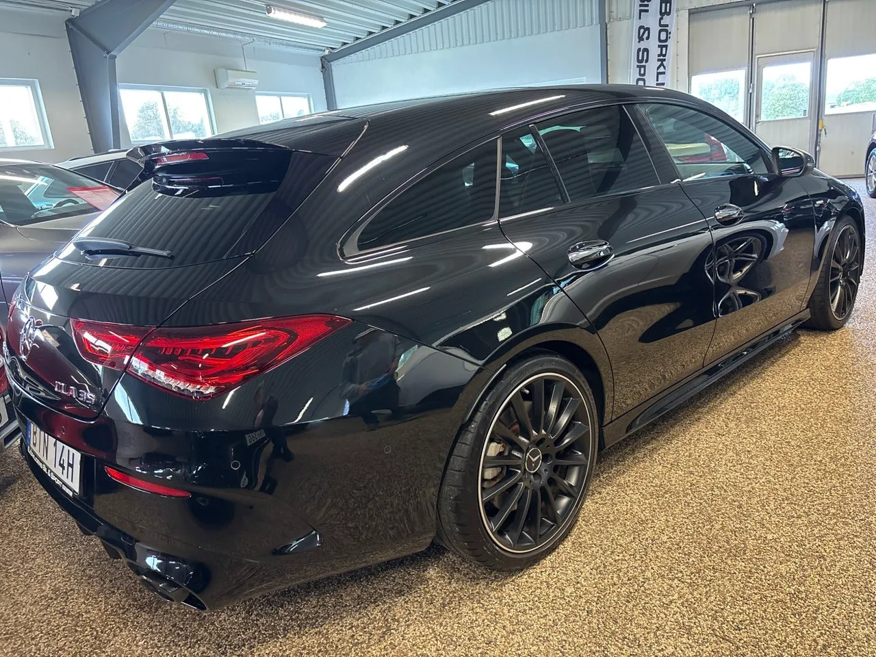 Vehicle image 13