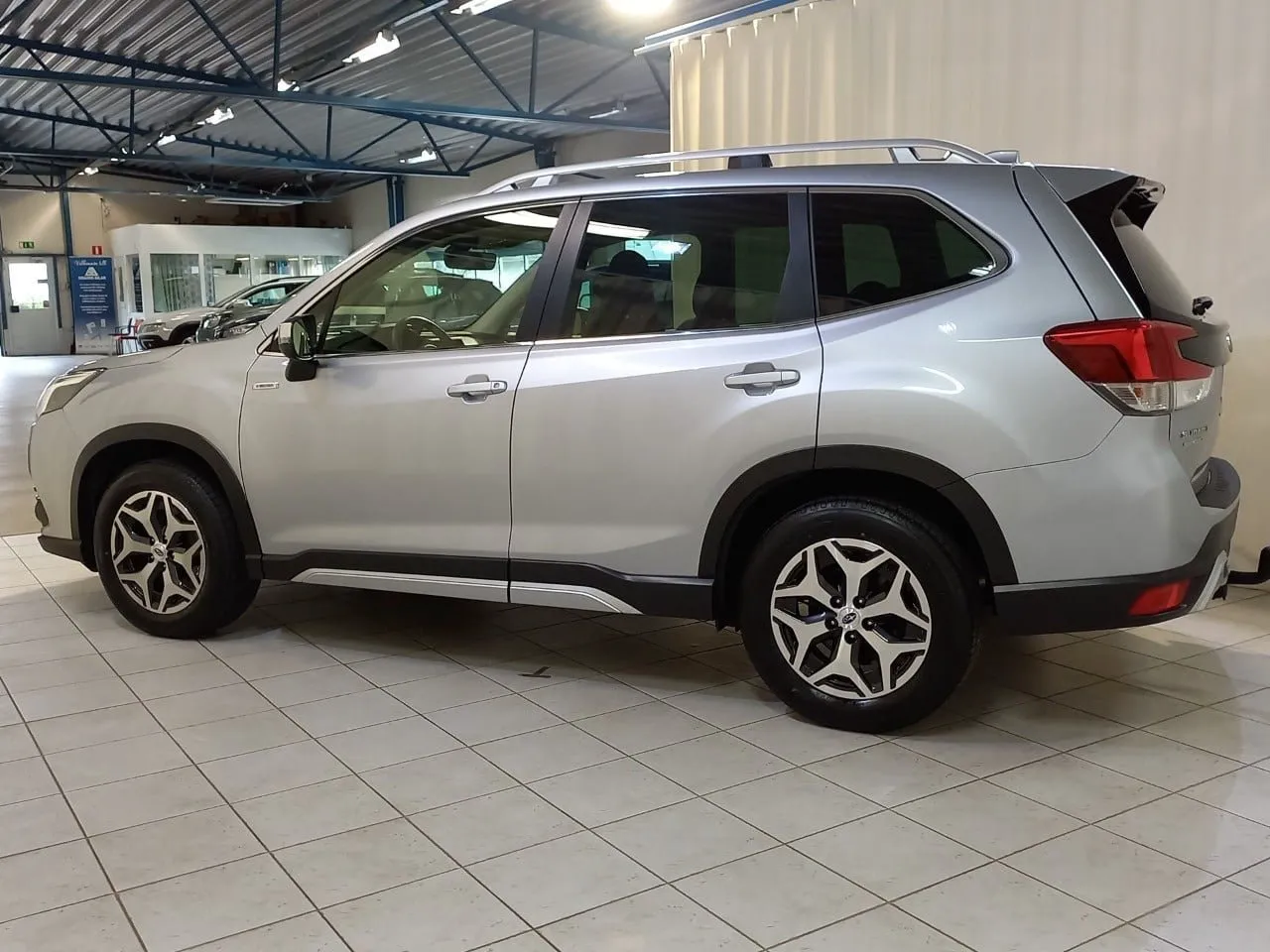 Vehicle image 6