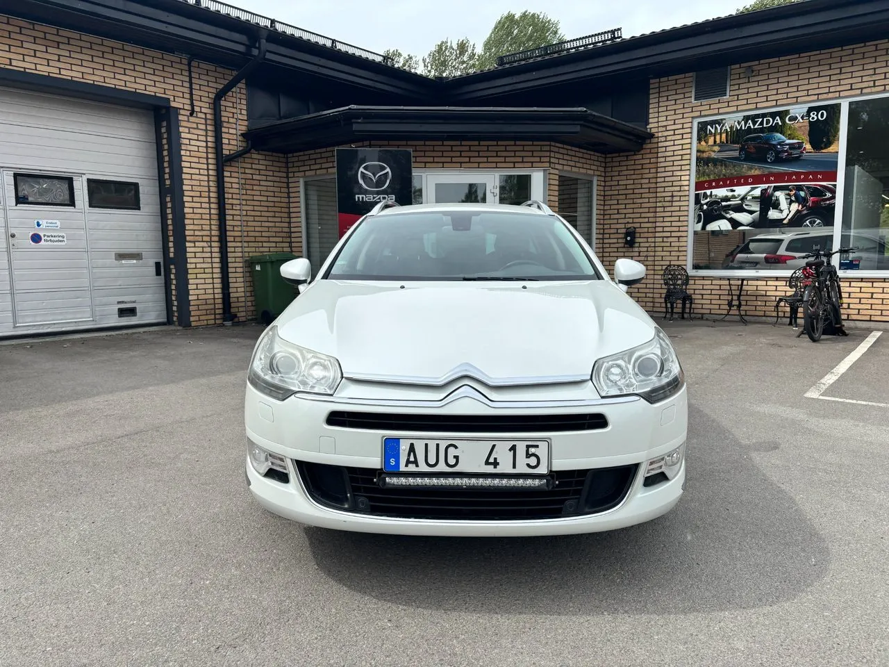 Vehicle image 8