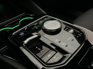 BMW i5 bild 30