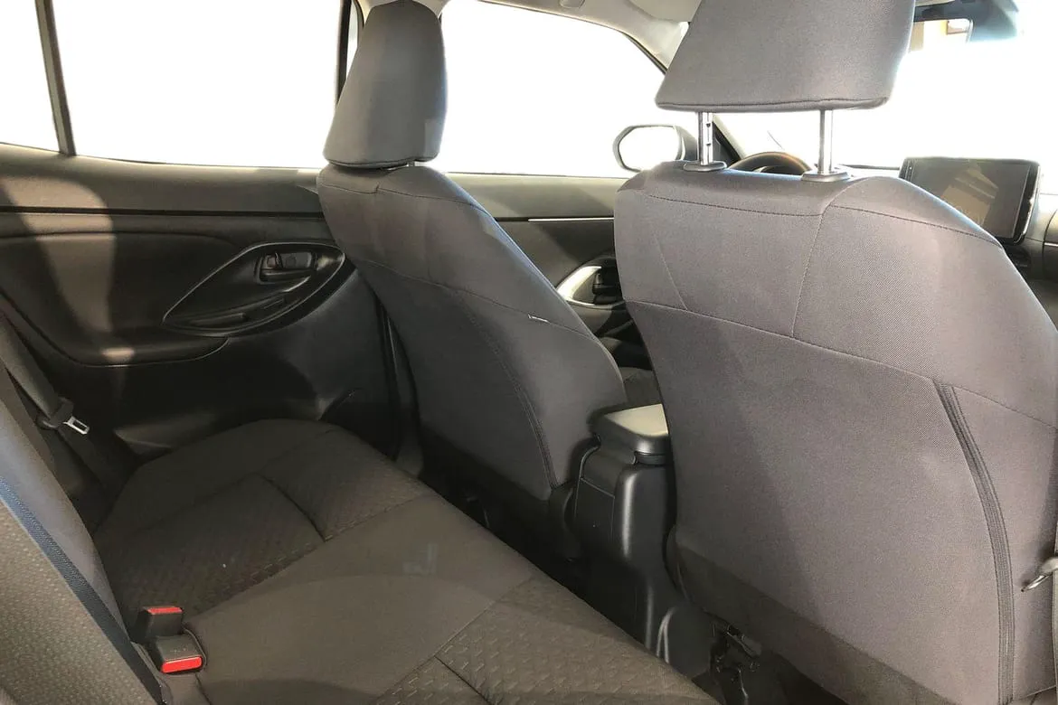 Vehicle image 8