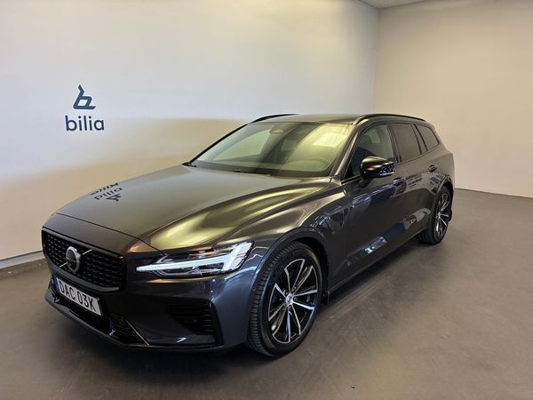 Volvo V60 T6 Plus Dark Nordic Edition / Dragkrok / Keyless / 360 Kamera / Harman/Kardon / - 2025