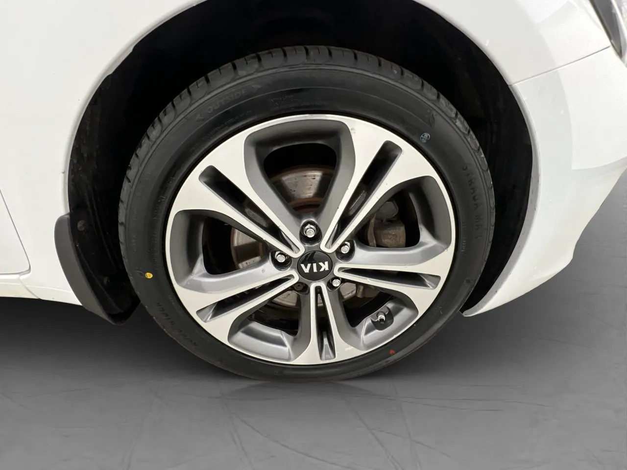 Vehicle image 30