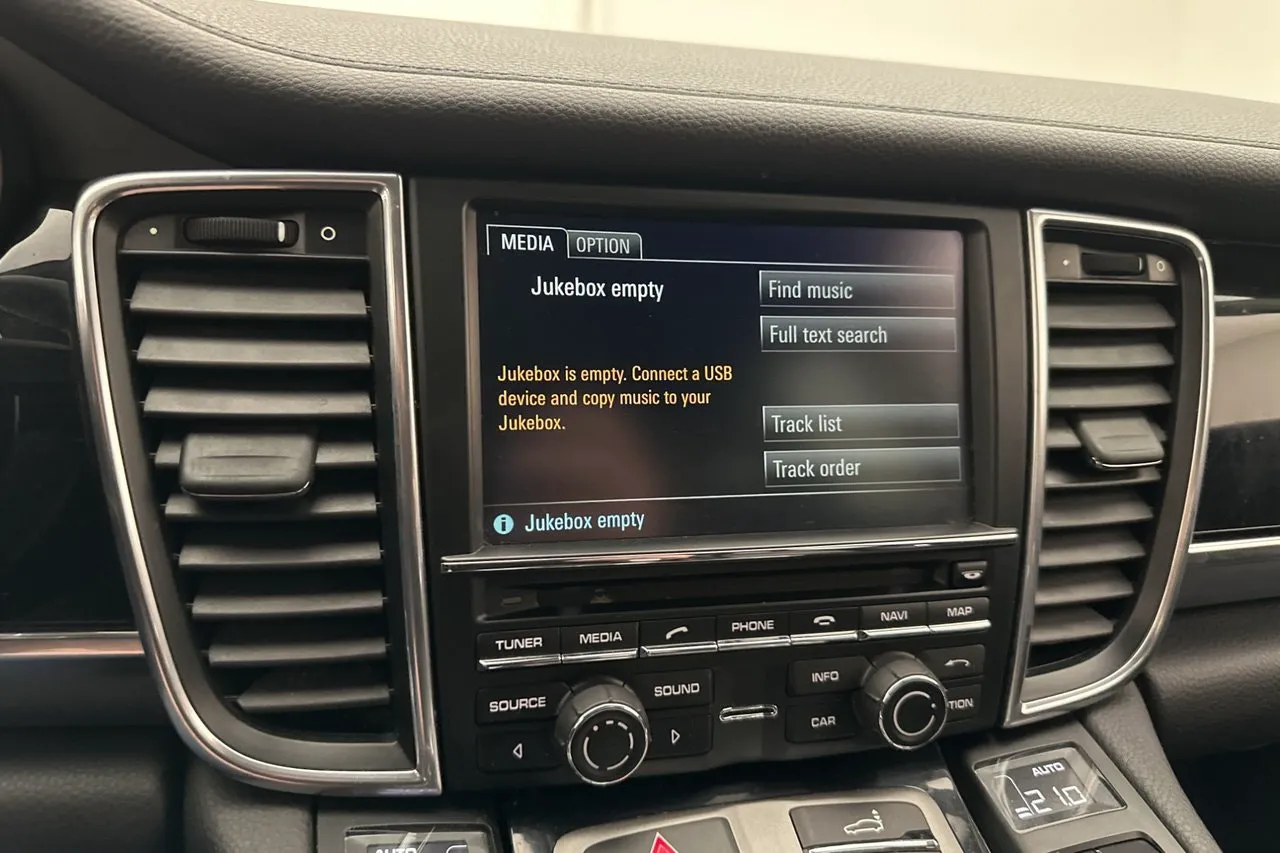 Vehicle image 20