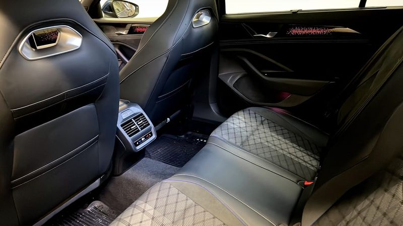 Volkswagen Passat bild 12