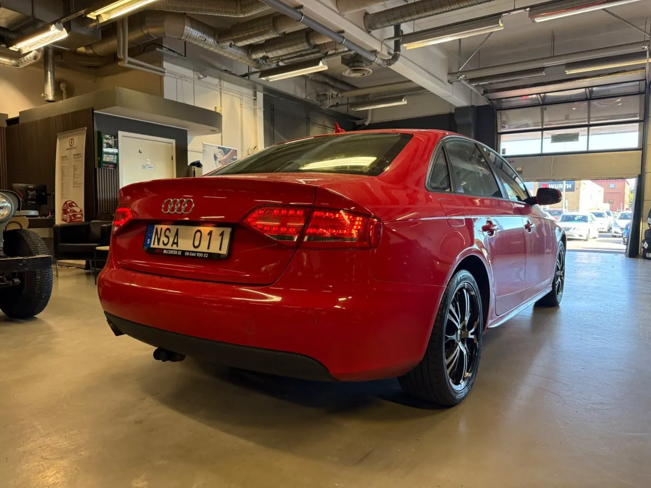 Vehicle image 7